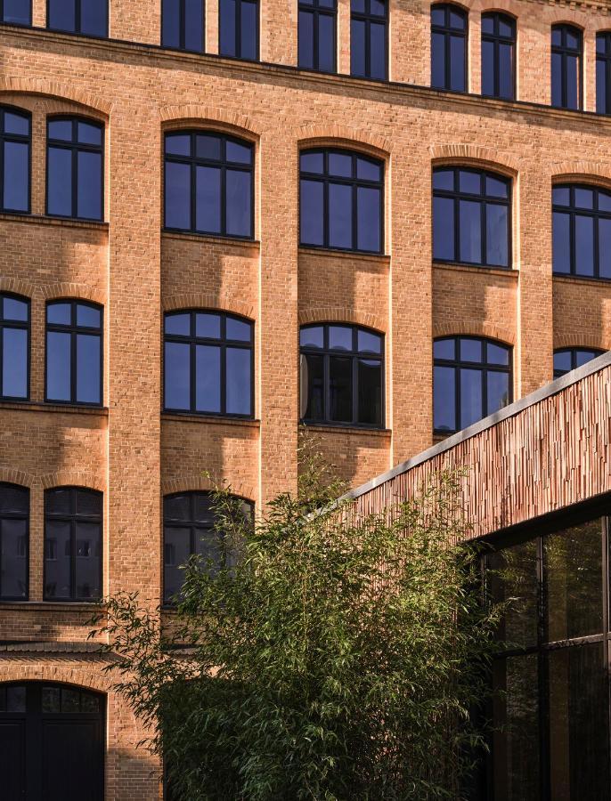 Sly Berlin Hotel Exterior foto The former textile factory